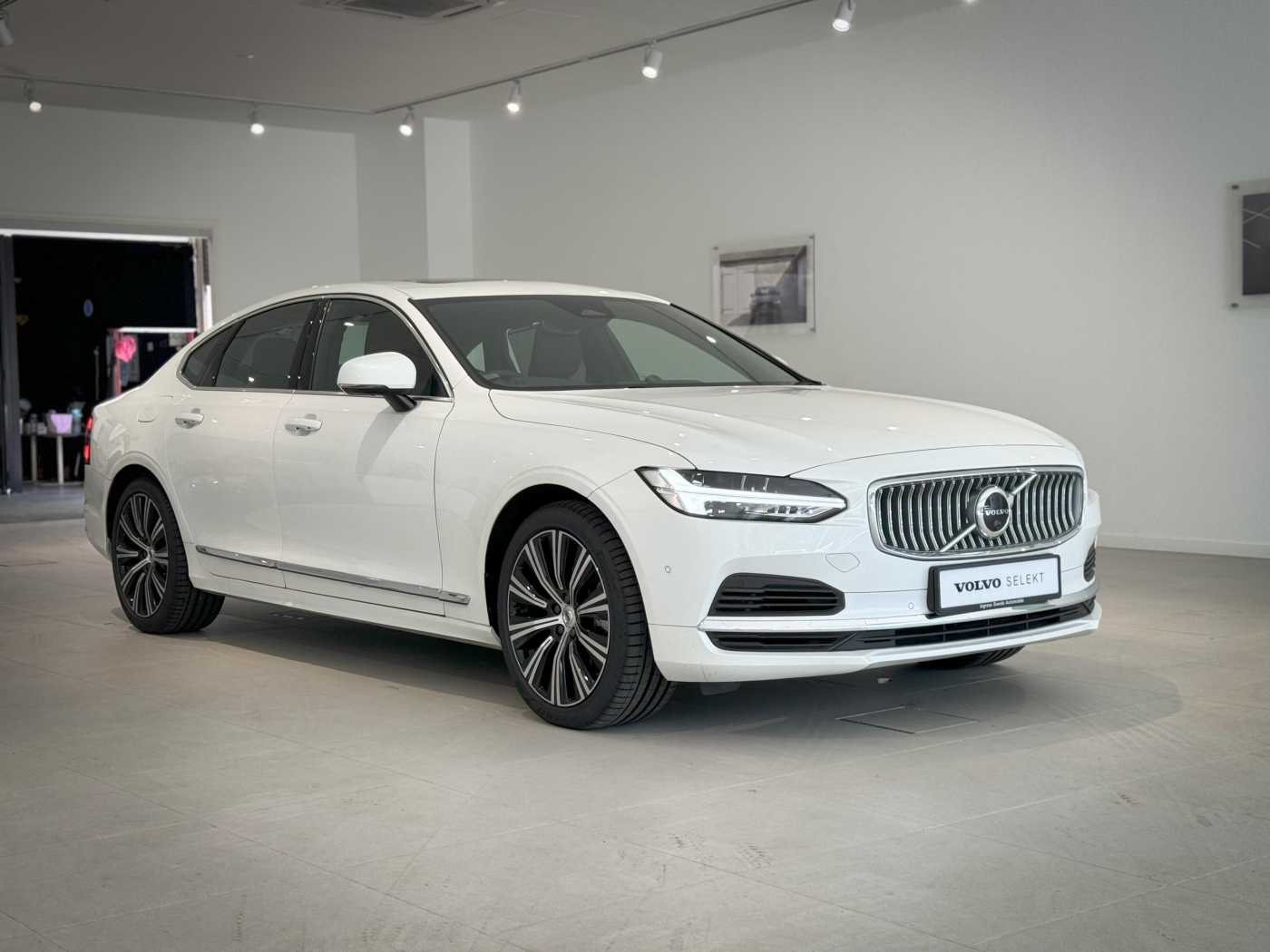 Volvo  S90 Recharge Ultimate, T8 , Electric/Petrol, Bright