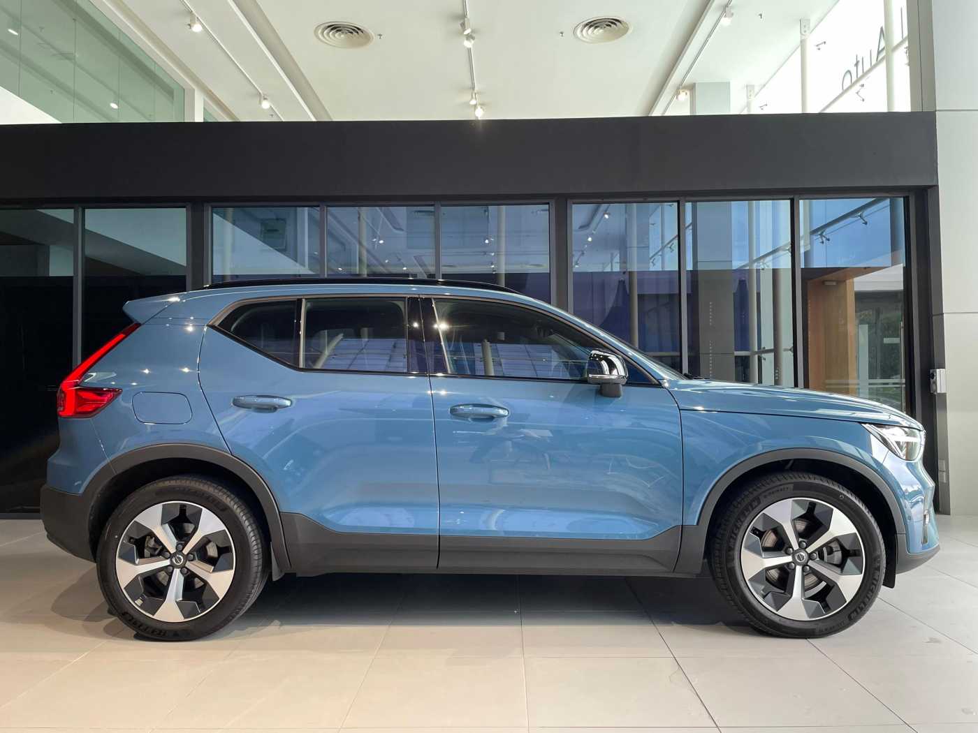 Volvo  XC40 Ultimate, B5 , Petrol, Dark