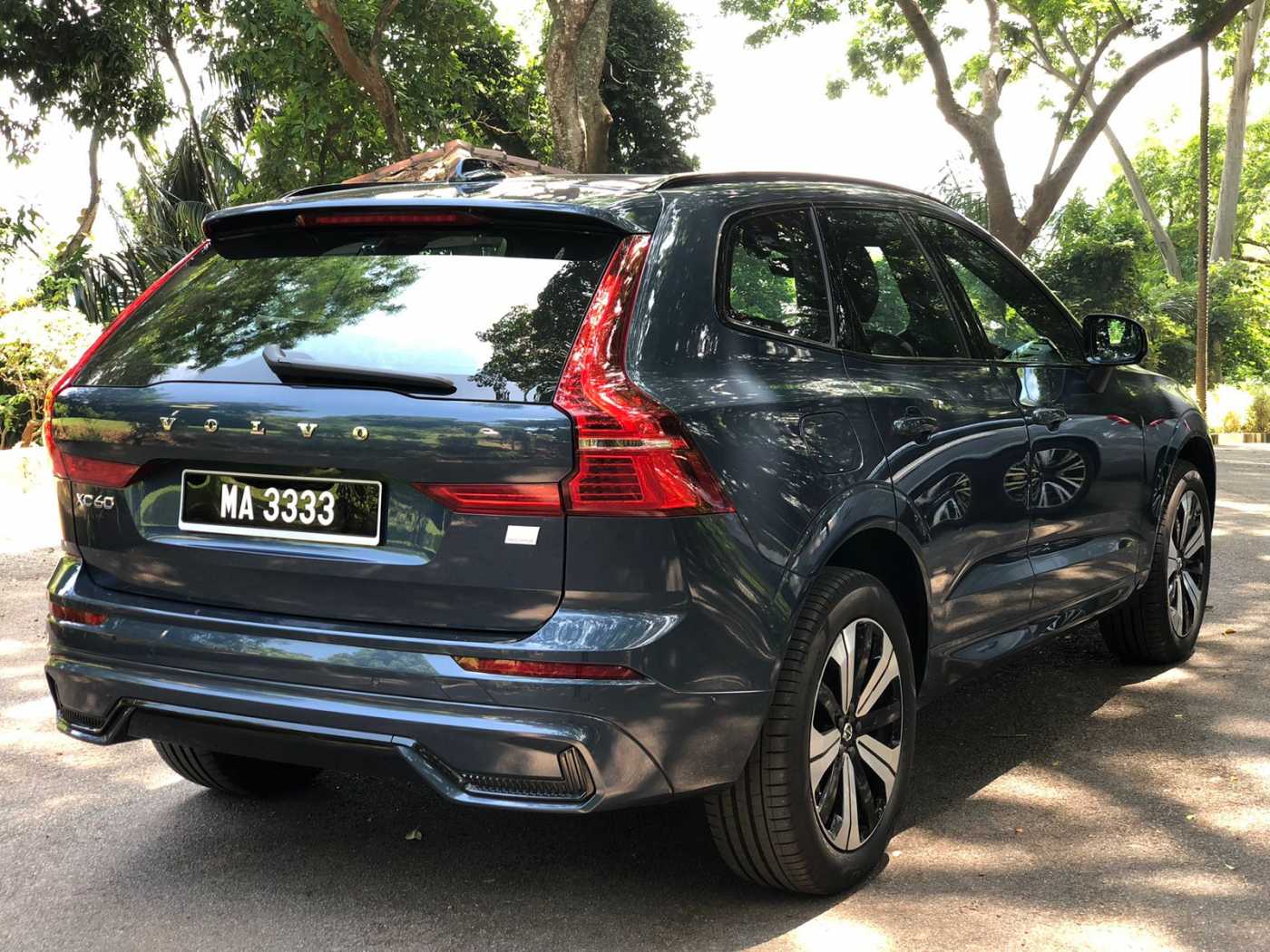 Volvo  XC60 Recharge Plus, T8 AWD Plug-in hybrid, Electric/Petrol, Dark