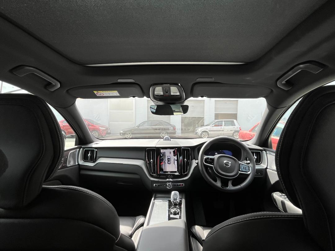 Volvo  XC60 Ultra, T8 AWD Plug-in hybrid, Electric/Petrol, Dark