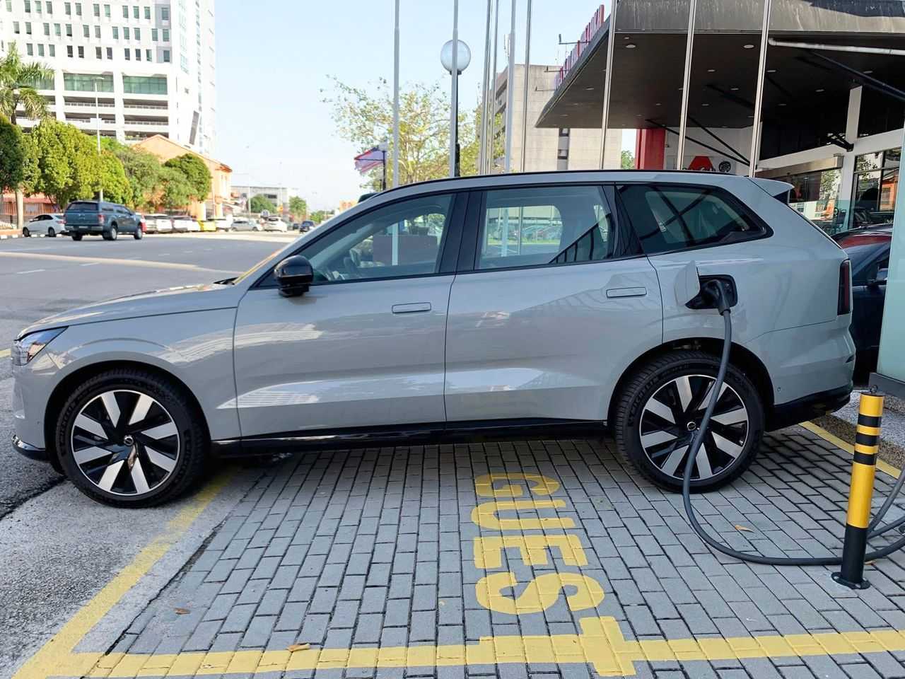 Volvo EX90 Ultra, Twin Motor Performance, Electric, 7 Seats