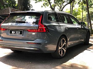 Volvo  V60 Recharge Ultimate, T8 , Electric/Petrol, Bright