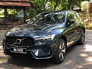 Volvo  XC60 Recharge Plus, T8 AWD Plug-in hybrid, Electric/Petrol, Dark