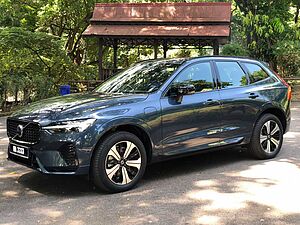 Volvo  XC60 Recharge Ultimate, T8 AWD Plug-in hybrid, Electric/Petrol, Dark