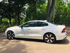 Volvo  S60 Recharge Plus, T8 AWD Plug-in hybrid, Electric/Petrol, Dark