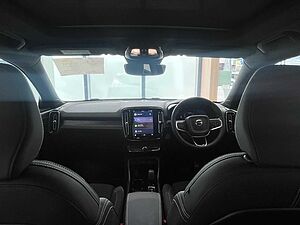Volvo  XC40 Plus, B5 AWD Mild hybrid, Petrol, Dark