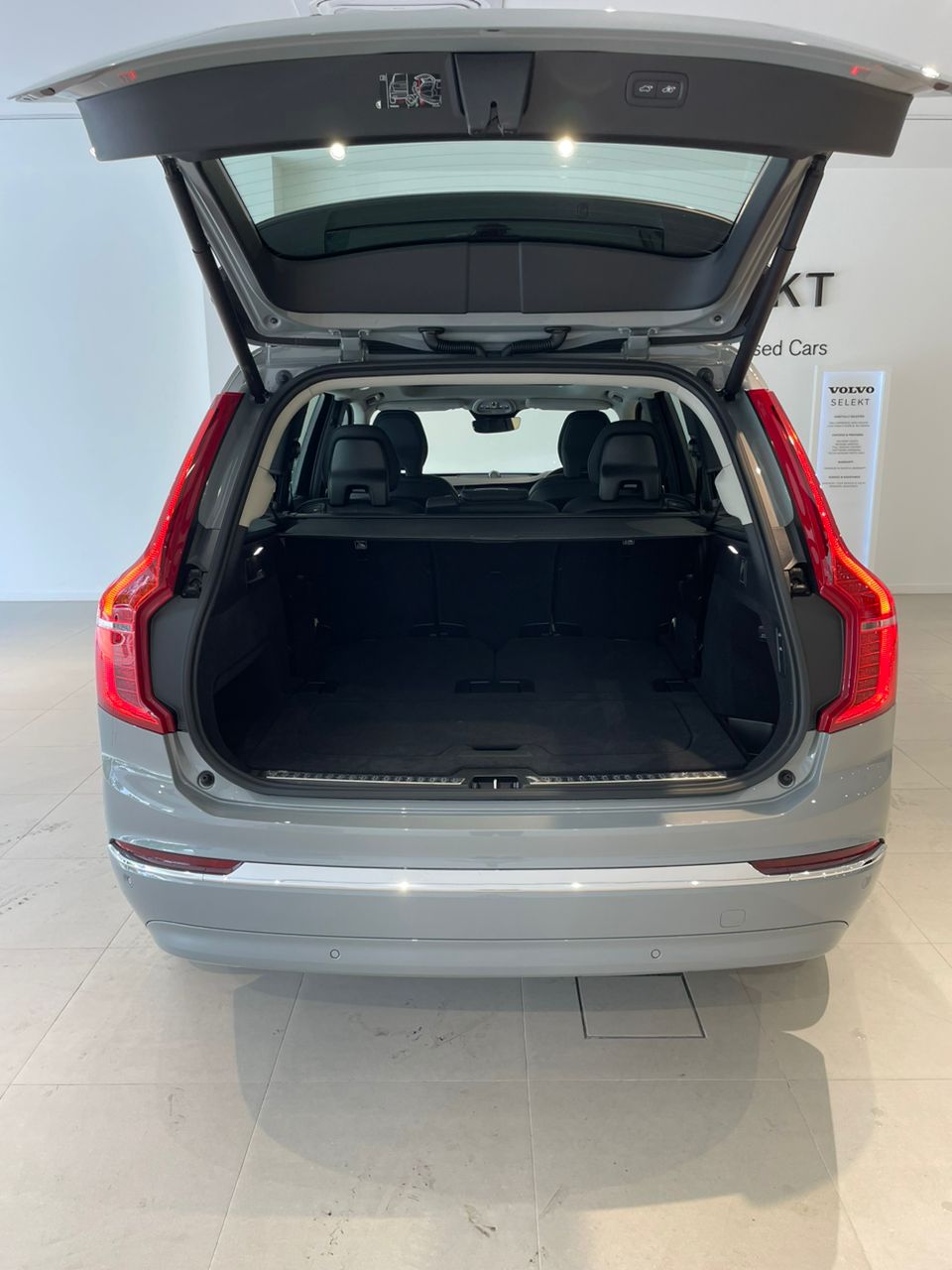 Volvo  XC90 Recharge Ultimate, T8 AWD plug-in hybrid, Electric/Petrol, Bright, 7 Seats