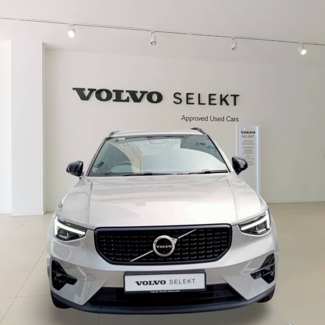 Volvo  XC40 , B5 , Petrol, Dark