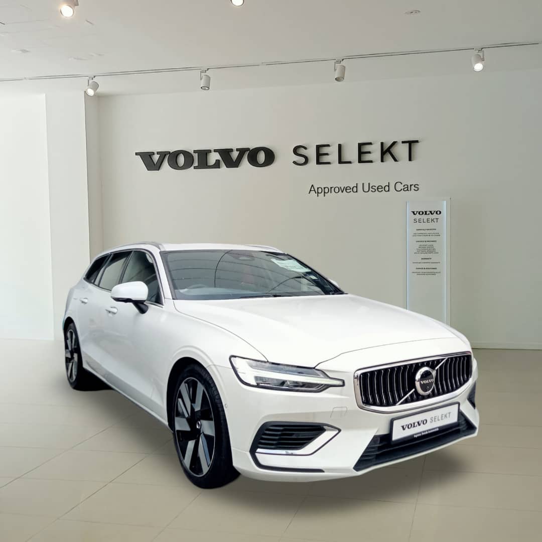 Volvo  V60 Recharge Plus, T8 AWD Plug-in hybrid, Electric/Petrol, Bright