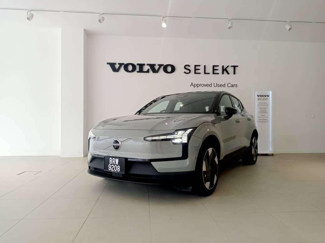 Volvo  EX30 Ultra, Twin Motor Performance, Electric