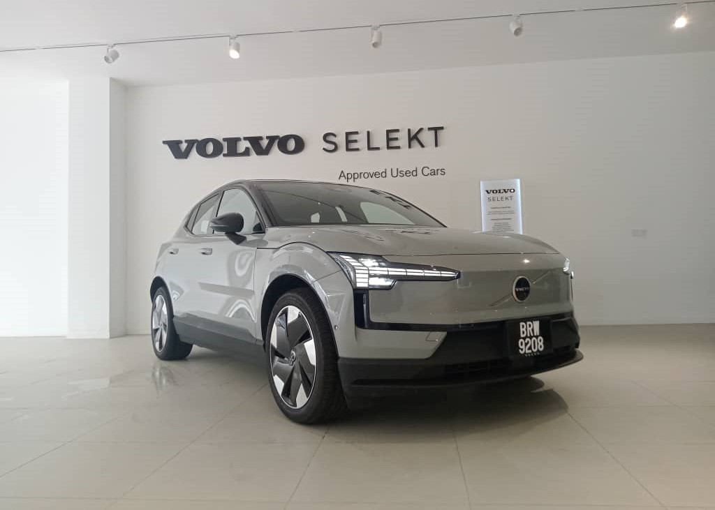 Volvo  EX30 Ultra, Twin Motor Performance, Electric