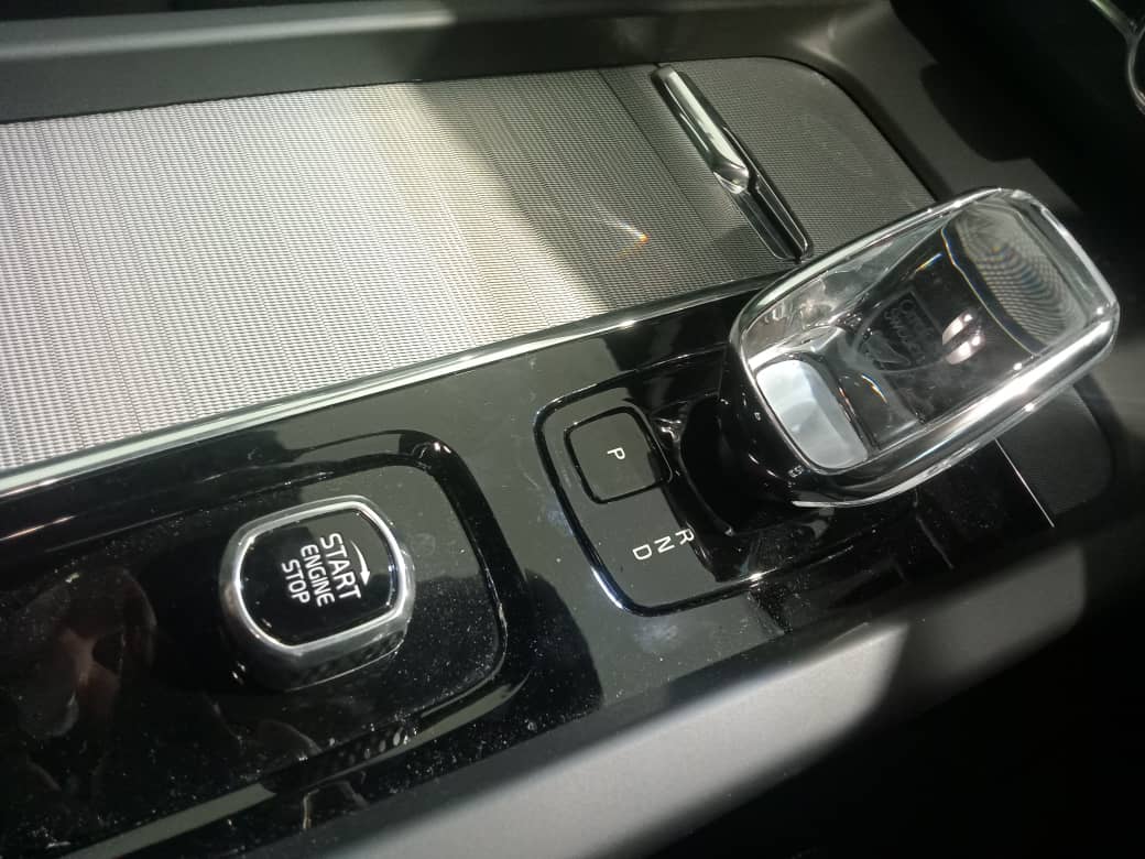 Volvo  XC60 Ultra, T8 AWD Plug-in hybrid, Electric/Petrol, Dark
