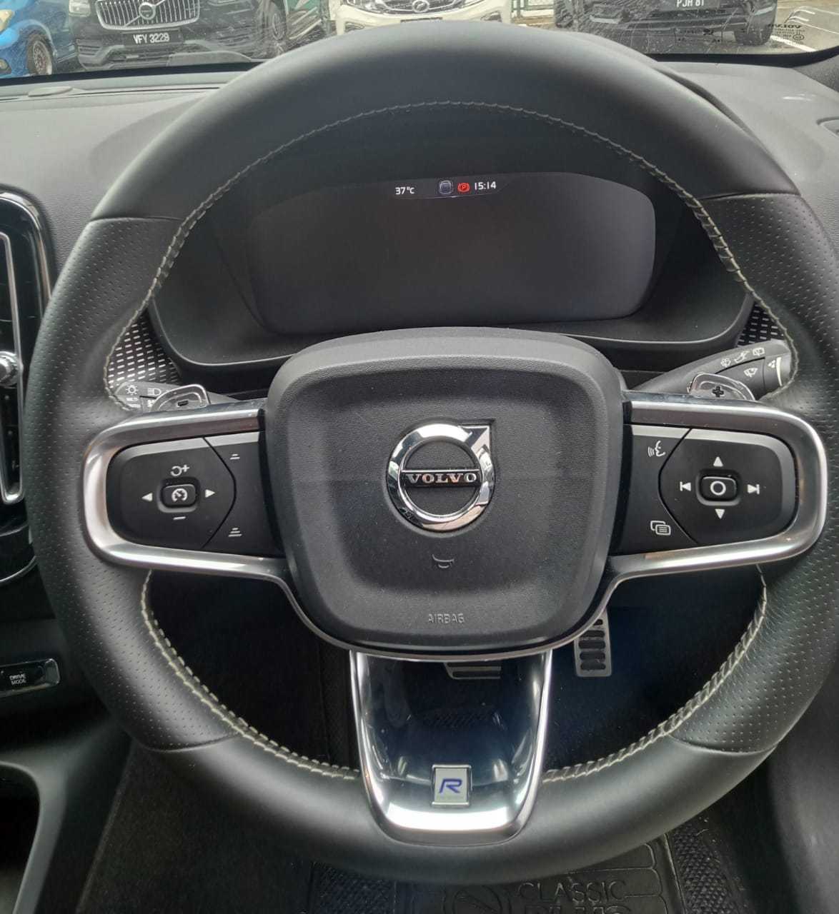 Volvo  XC40 T5 R-Design