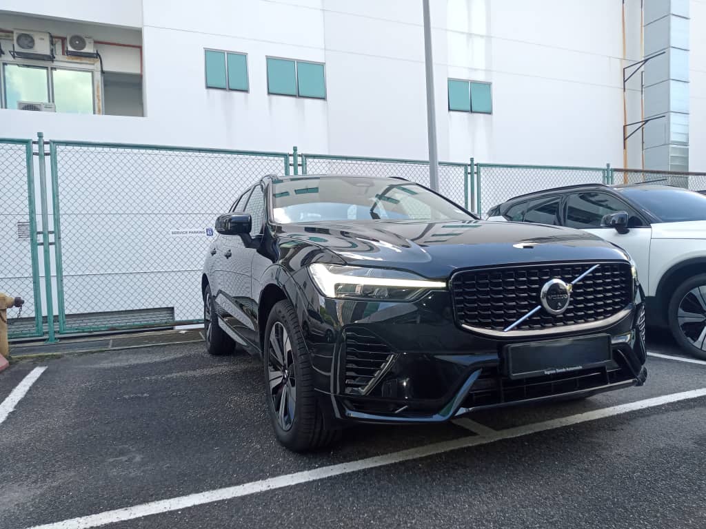 Volvo  XC60 Ultra, T8 AWD Plug-in hybrid, Electric/Petrol, Dark