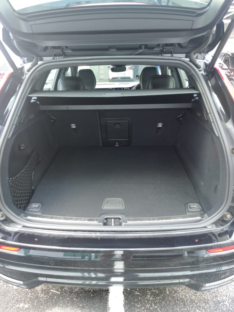 Volvo  XC60 Ultra, T8 AWD Plug-in hybrid, Electric/Petrol, Dark
