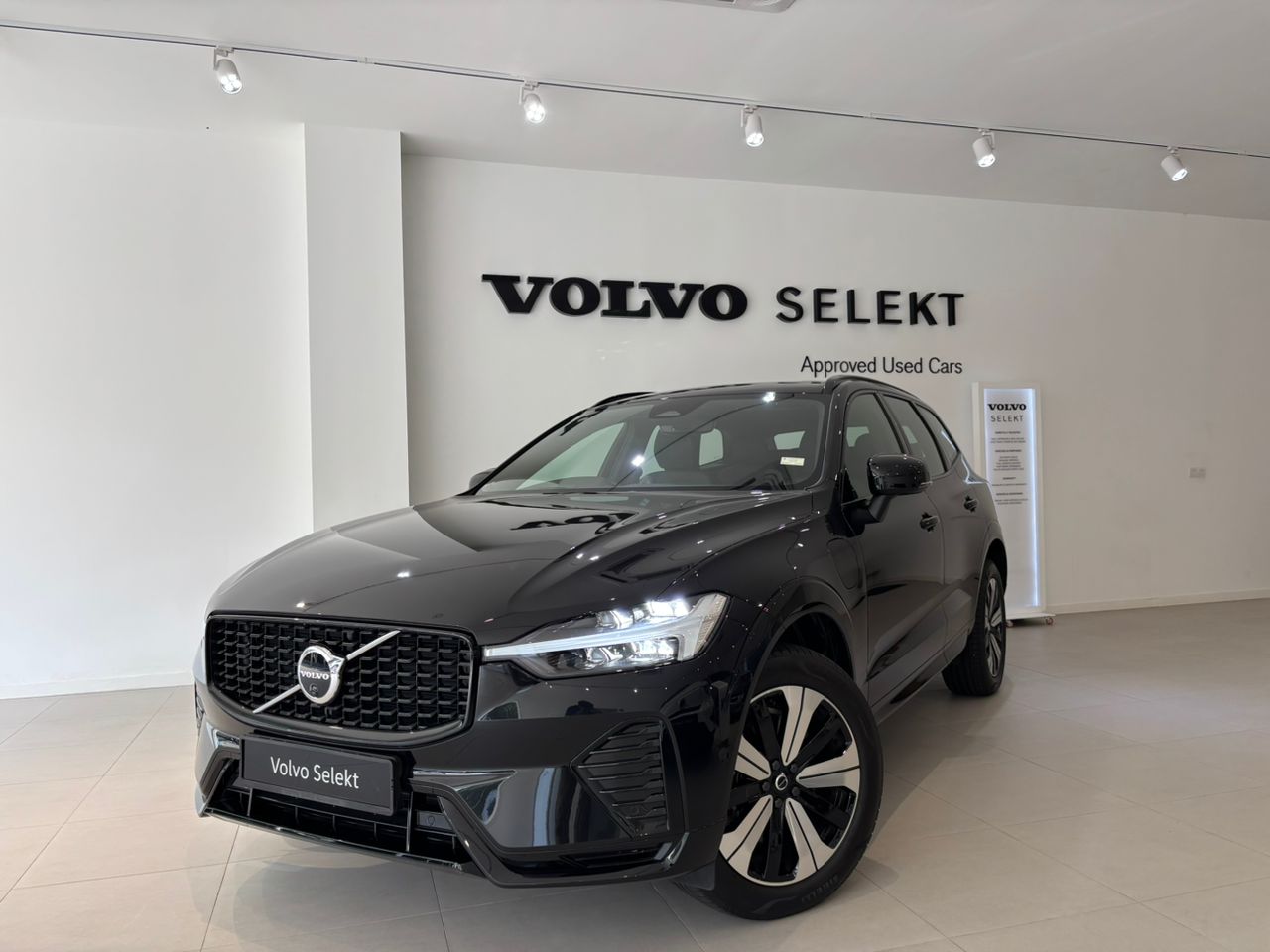 Volvo  Ultra, T8 AWD Plug-in hybrid, Electric/Petrol, Dark