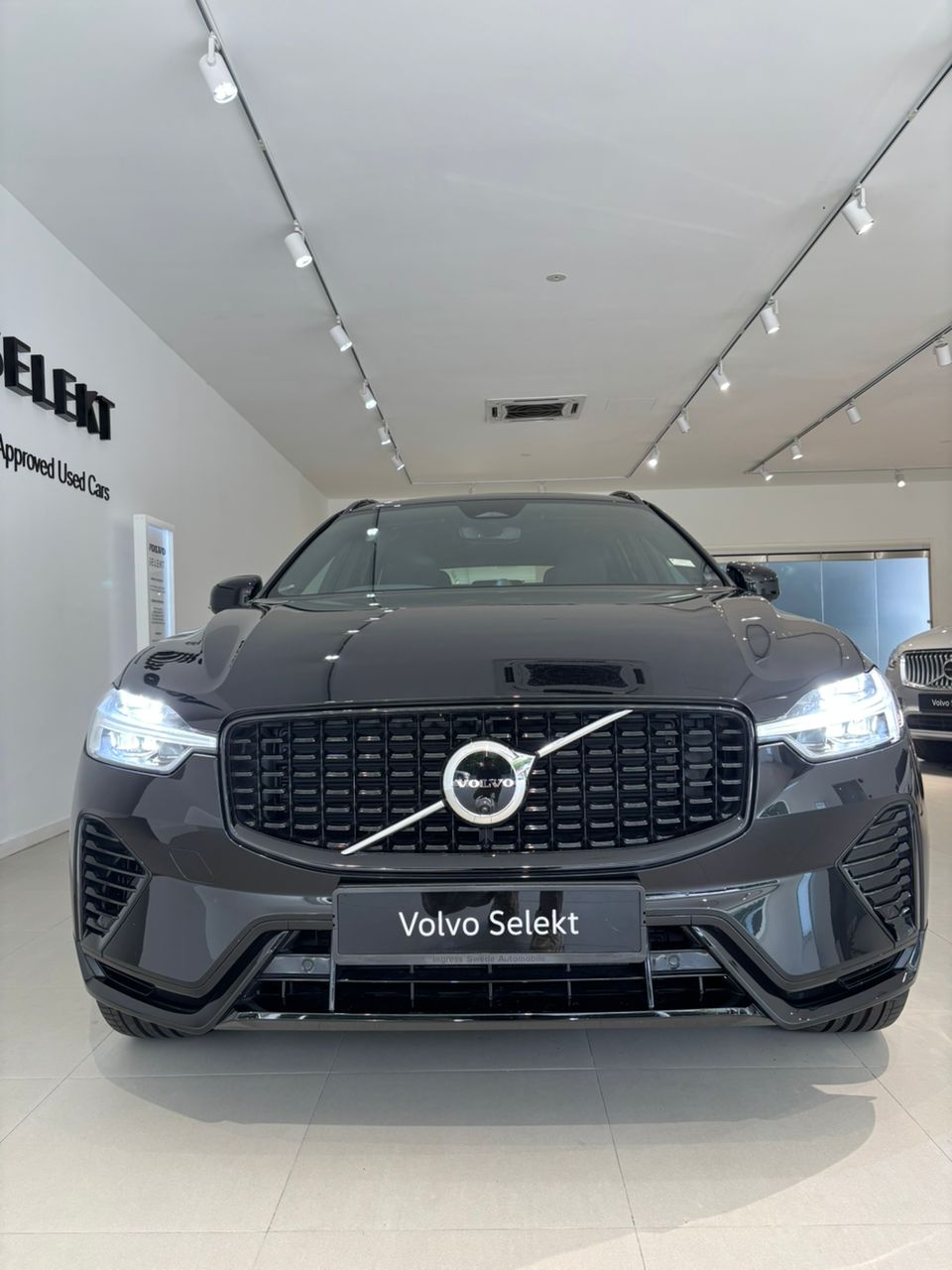 Volvo  Ultra, T8 AWD Plug-in hybrid, Electric/Petrol, Dark