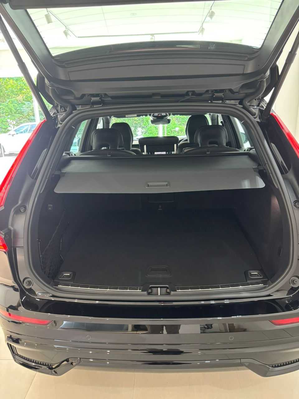 Volvo  Ultra, T8 AWD Plug-in hybrid, Electric/Petrol, Dark