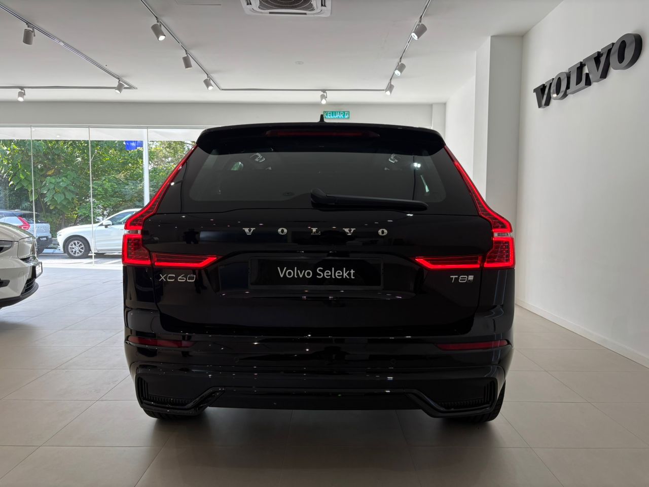 Volvo  Ultra, T8 AWD Plug-in hybrid, Electric/Petrol, Dark