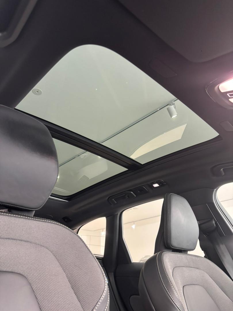 Volvo  Ultra, T8 AWD Plug-in hybrid, Electric/Petrol, Dark