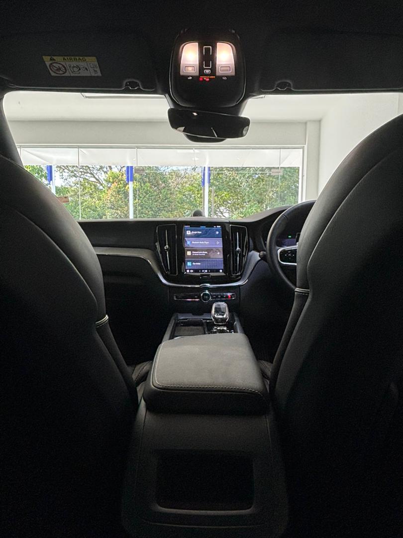 Volvo  Ultra, T8 AWD Plug-in hybrid, Electric/Petrol, Dark