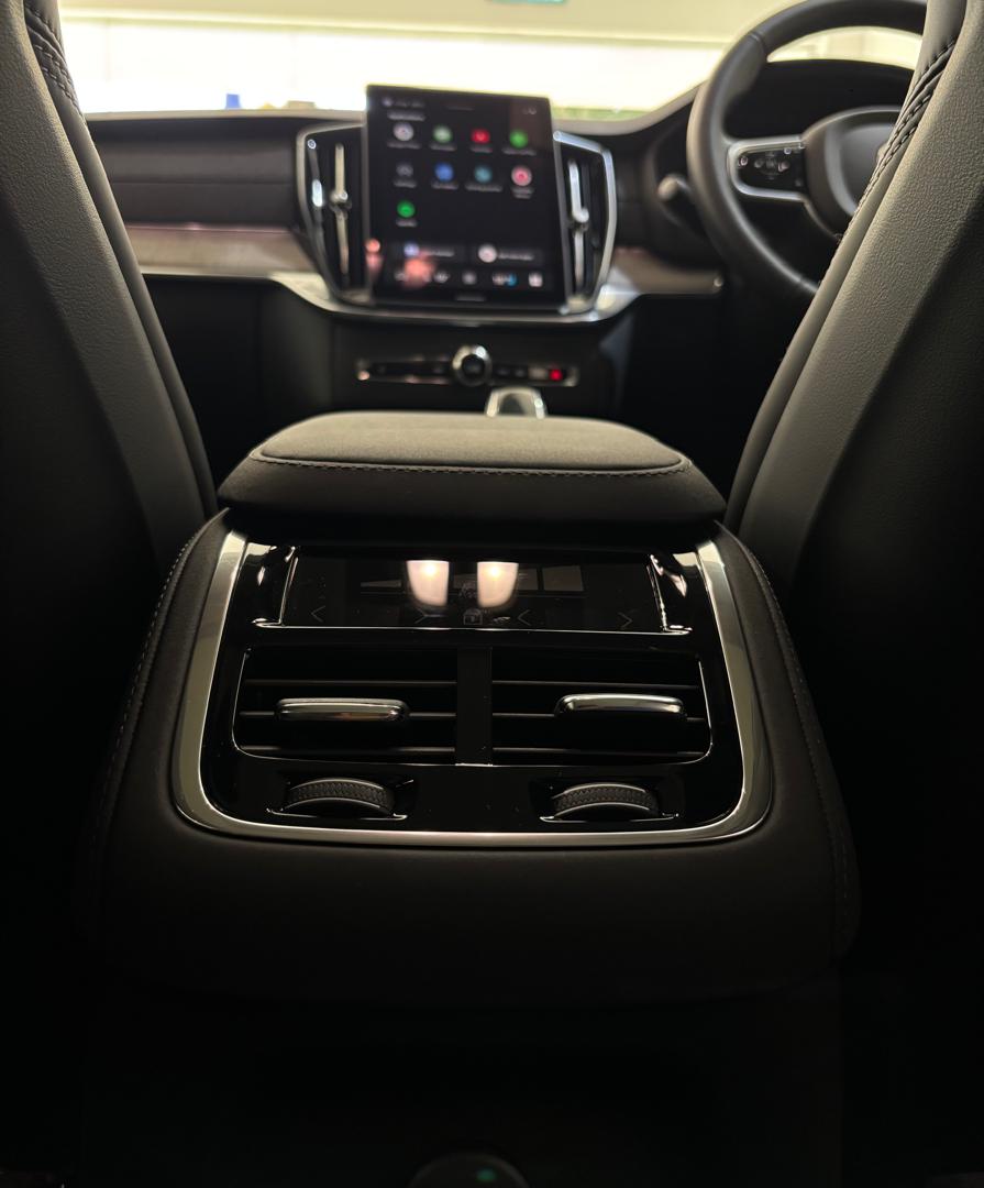 Volvo XC90 Ultra, T8 AWD Plug-in hybrid, Electric/Petrol, Bright, 7 Seats