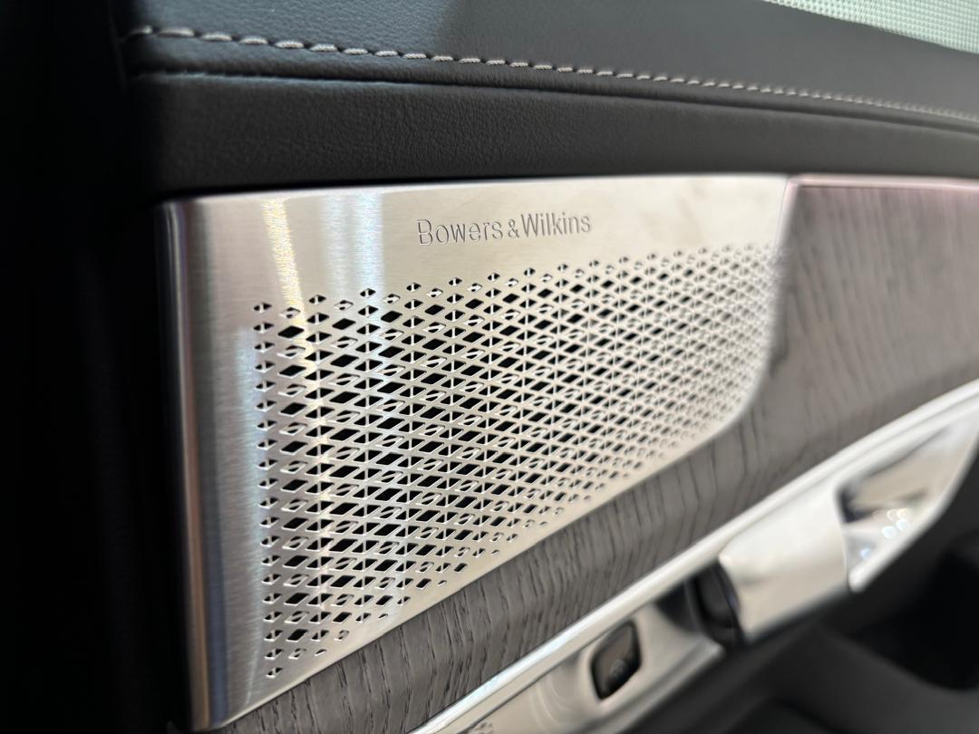 Volvo XC90 Ultra, T8 AWD Plug-in hybrid, Electric/Petrol, Bright, 7 Seats