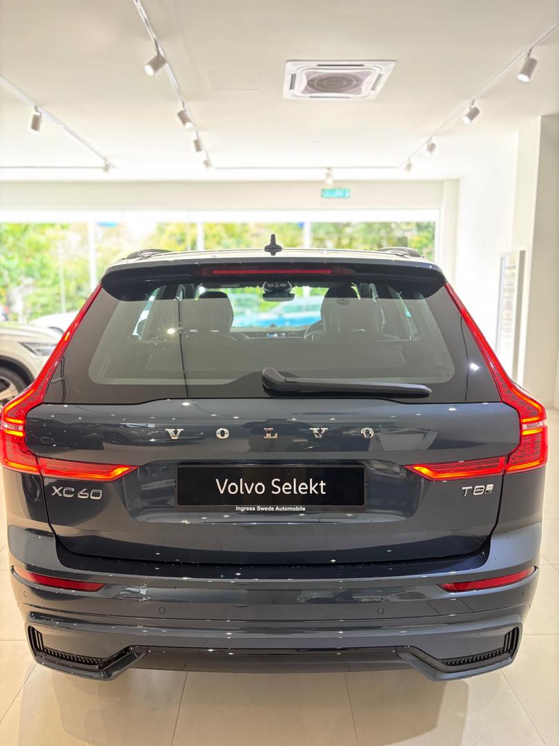 Volvo XC60 Ultra, T8 AWD Plug-in hybrid, Electric/Petrol, Dark