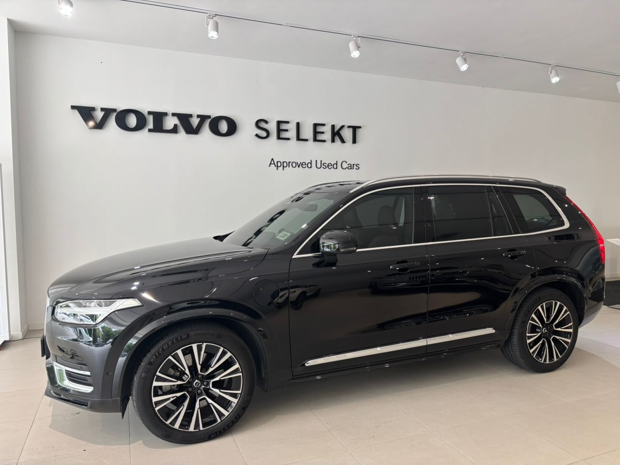Volvo  XC90 Recharge Ultimate, T8 AWD Plug-in hybrid, Electric/Petrol, Bright, 7 Seats