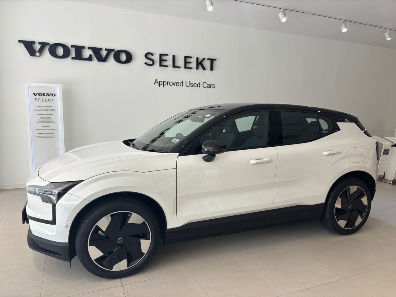 Volvo  EX30 Ultra, Twin Motor Performance, Electric