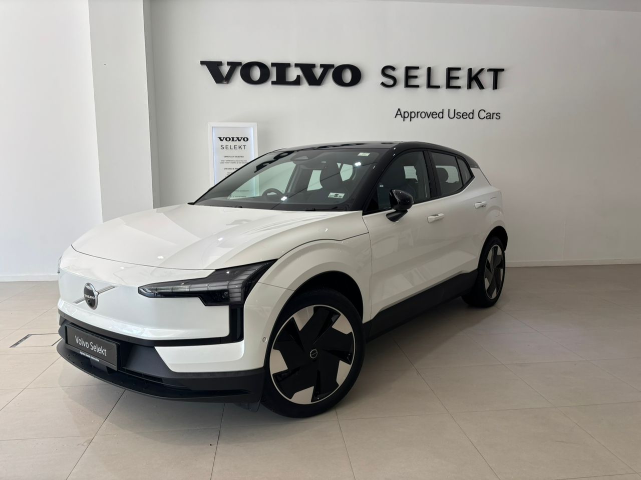 Volvo  EX30 Ultra, Twin Motor Performance, Electric