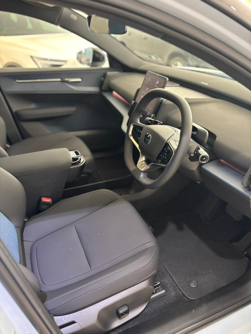 Volvo  EX30 Ultra, Twin Motor Performance, Electric