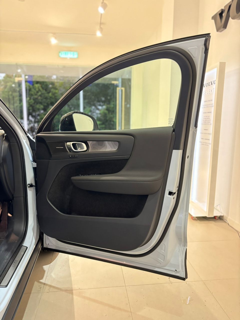 Volvo  Ultra, Twin Motor, Electric