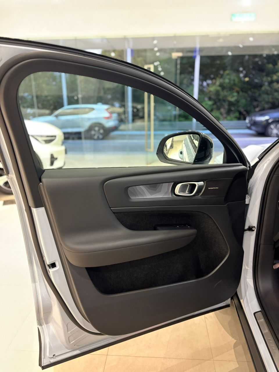 Volvo  Ultra, Twin Motor, Electric