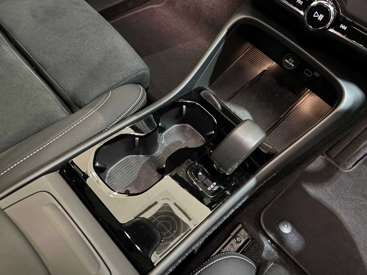 Volvo  Ultra, Twin Motor, Electric