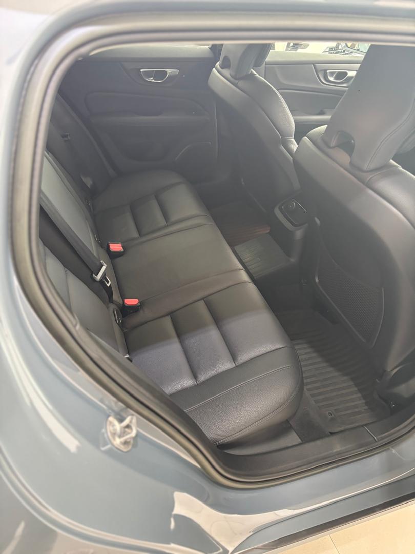 Volvo  V60 Recharge Ultimate, T8 , Electric/Petrol, Bright