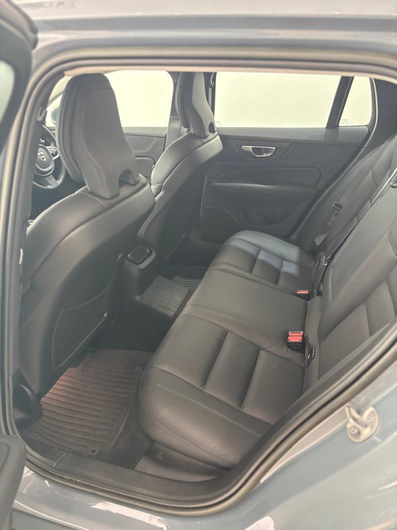 Volvo  V60 Recharge Ultimate, T8 , Electric/Petrol, Bright