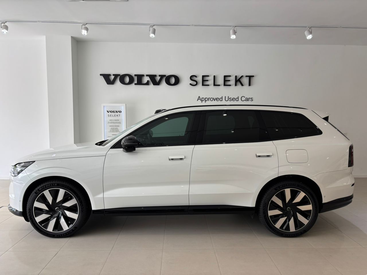 Volvo Ultra, Twin Motor Performance, Electric, 7 Seats