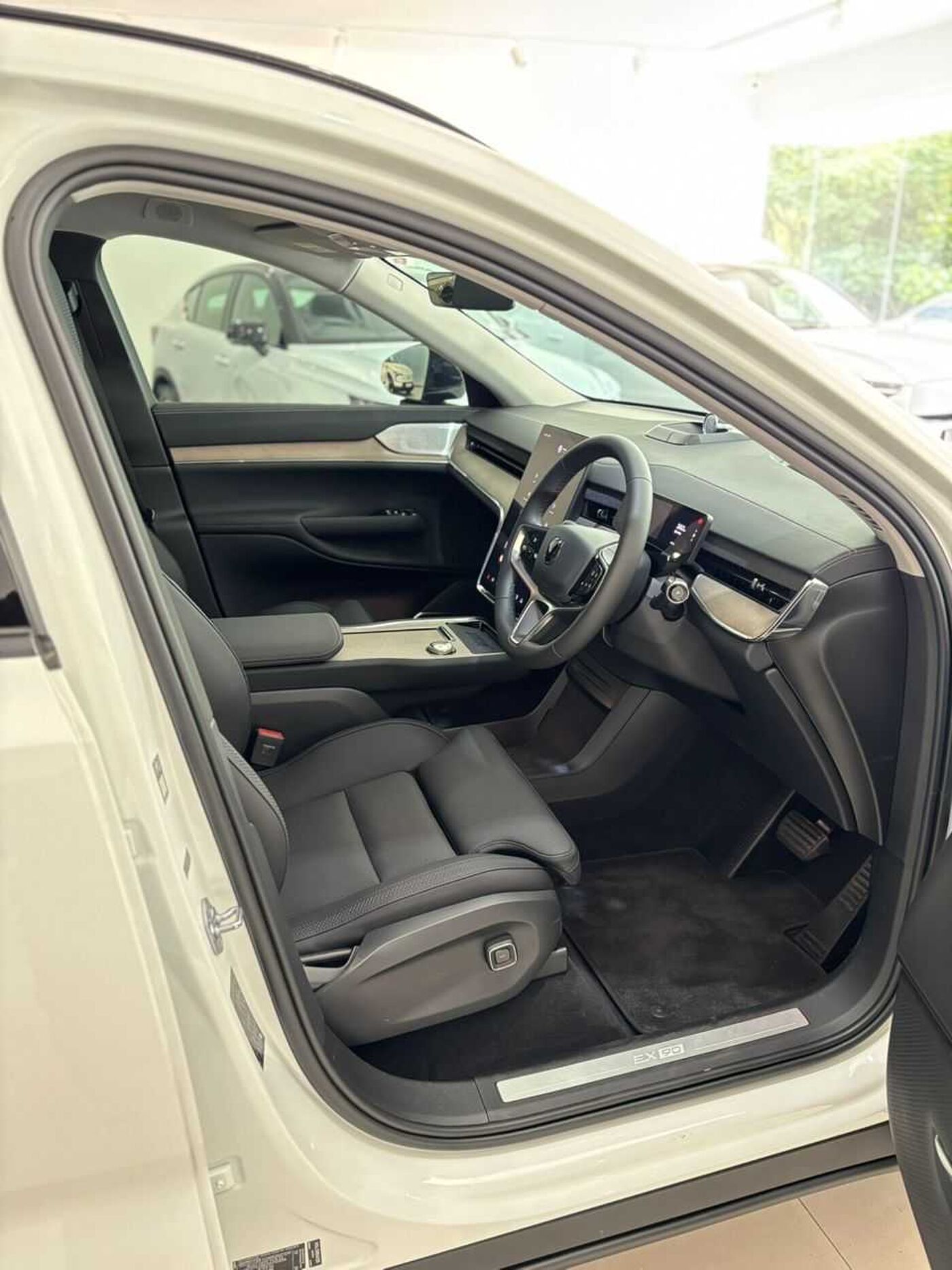 Volvo Ultra, Twin Motor Performance, Electric, 7 Seats