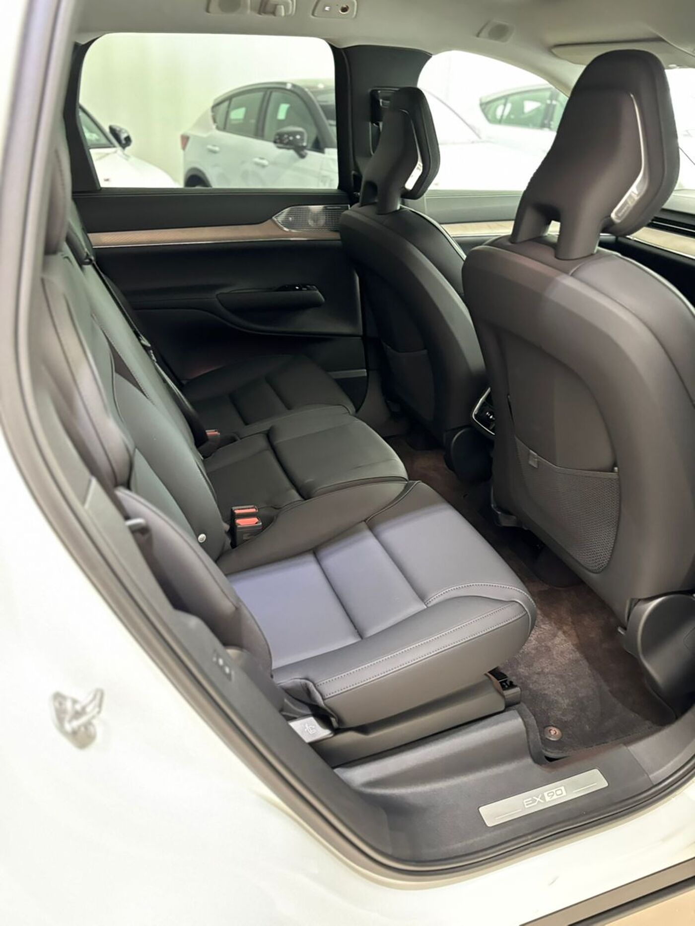 Volvo Ultra, Twin Motor Performance, Electric, 7 Seats