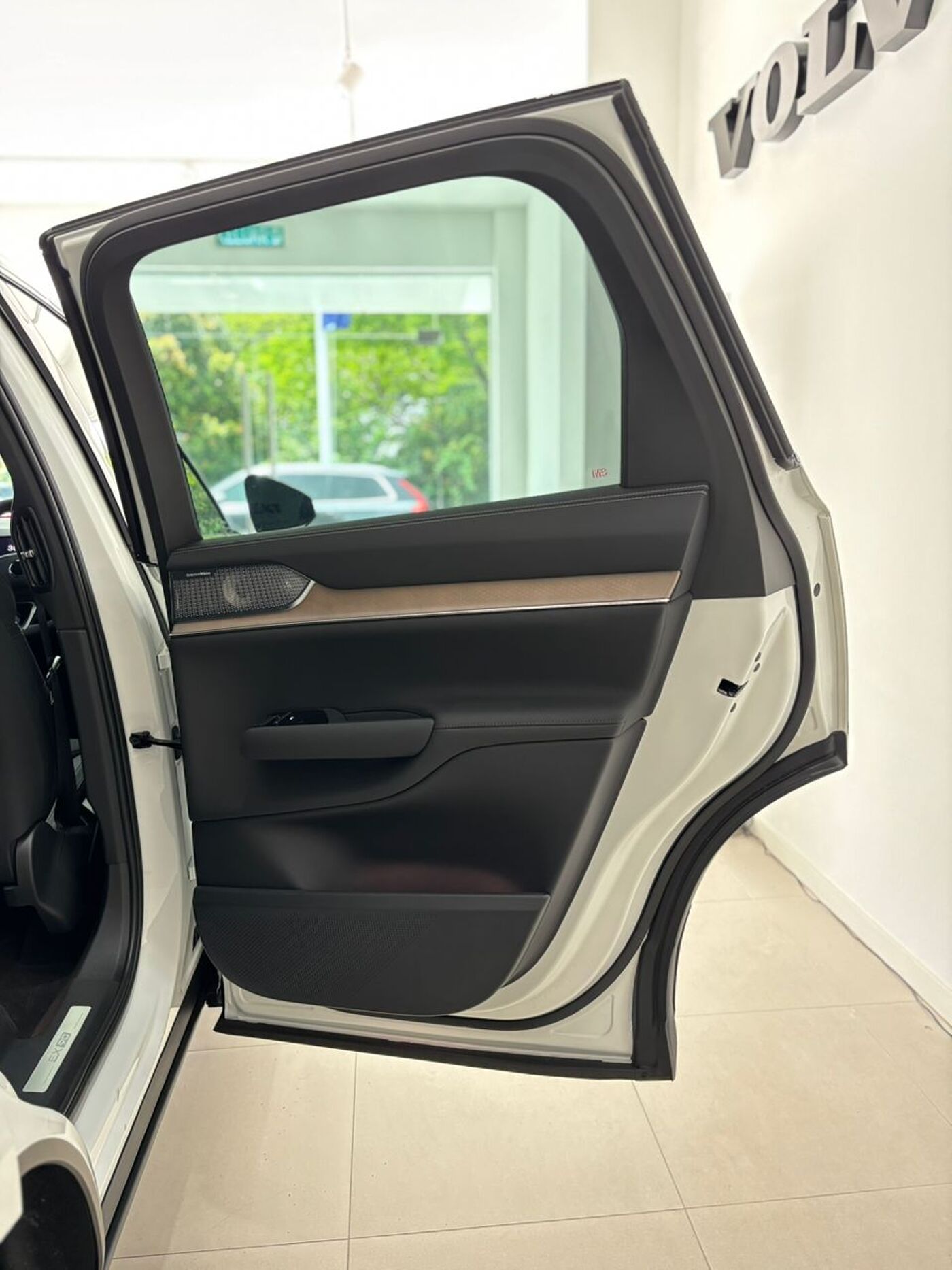 Volvo Ultra, Twin Motor Performance, Electric, 7 Seats