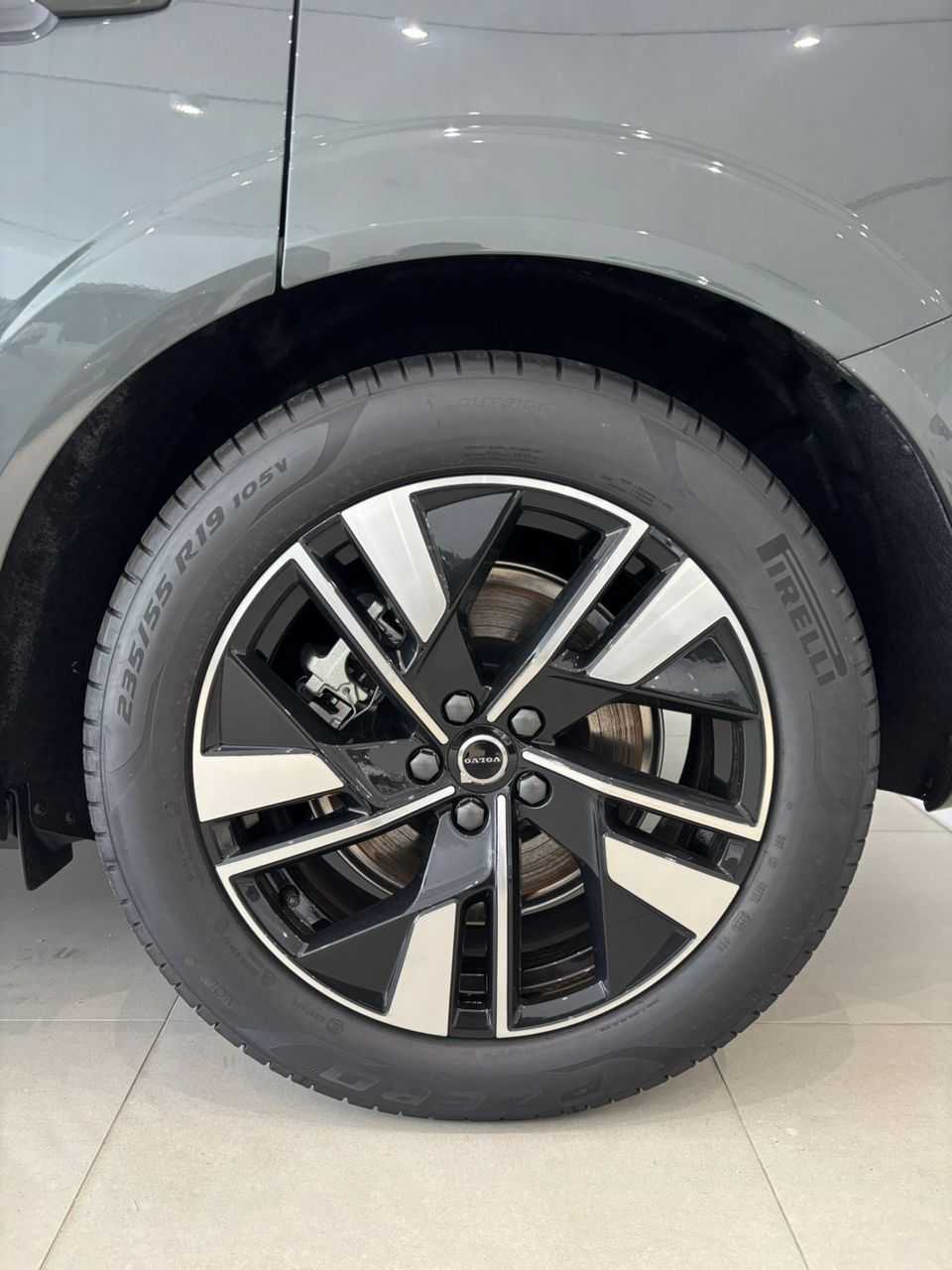 Volvo  XC60 Ultra, T8 AWD Plug-in hybrid, Electric/Petrol, Dark