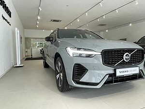 Volvo  XC60 Recharge Ultimate, T8 AWD plug-in hybrid, Electric/Petrol, Dark