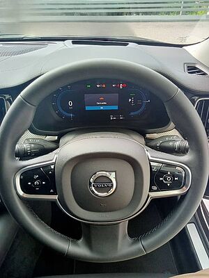 Volvo  V60 Recharge Plus, T8 AWD Plug-in hybrid, Electric/Petrol, Bright