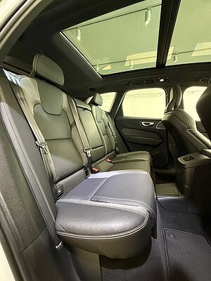Volvo  XC60 Ultra, T8 AWD Plug-in hybrid, Electric/Petrol, Dark