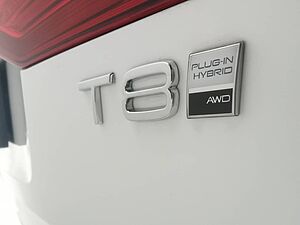 Volvo  XC60 Ultra, T8 AWD Plug-in hybrid, Electric/Petrol, Dark