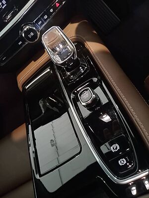 Volvo  V60 Recharge Plus, T8 AWD Plug-in hybrid, Electric/Petrol, Bright