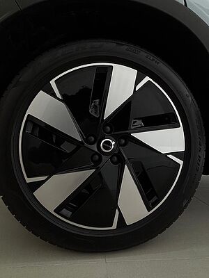 Volvo  EC40 Ultra, Twin Motor, Electric