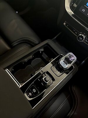 Volvo XC90 Ultra, T8 AWD Plug-in hybrid, Electric/Petrol, Bright, 7 Seats