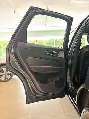 Volvo XC60 Ultra, T8 AWD Plug-in hybrid, Electric/Petrol, Dark